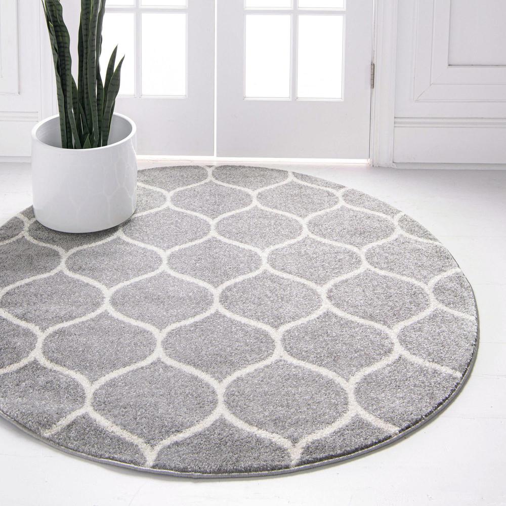 Unique Loom 6 Ft Round Rug in Light Gray (3151568). Picture 2