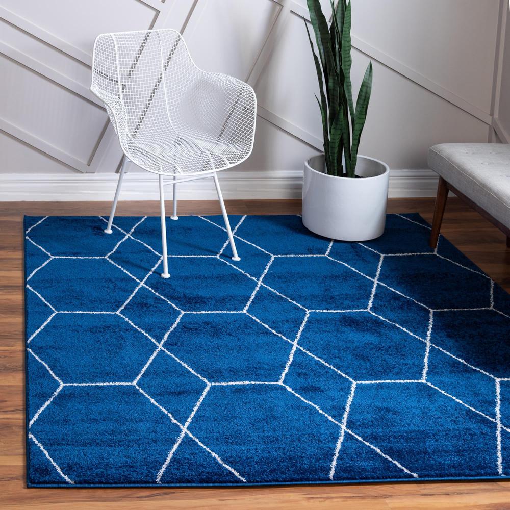 Unique Loom 4 Ft Square Rug in Navy Blue (3151594). Picture 3