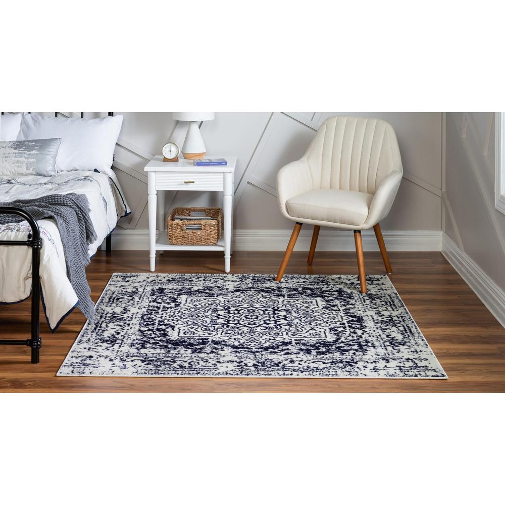 Unique Loom 5 Ft Square Rug in Blue (3150312). Picture 4