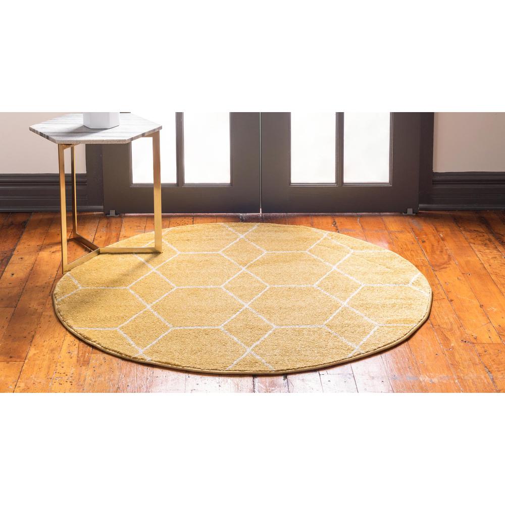 Unique Loom 6 Ft Round Rug in Yellow (3151619). Picture 3