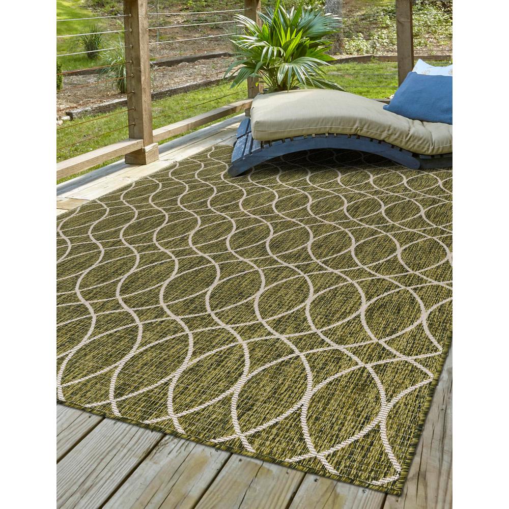 Outdoor Trellis Collection, Area Rug Green, 5' 3" x 7' 10", Rectangular. Picture 3