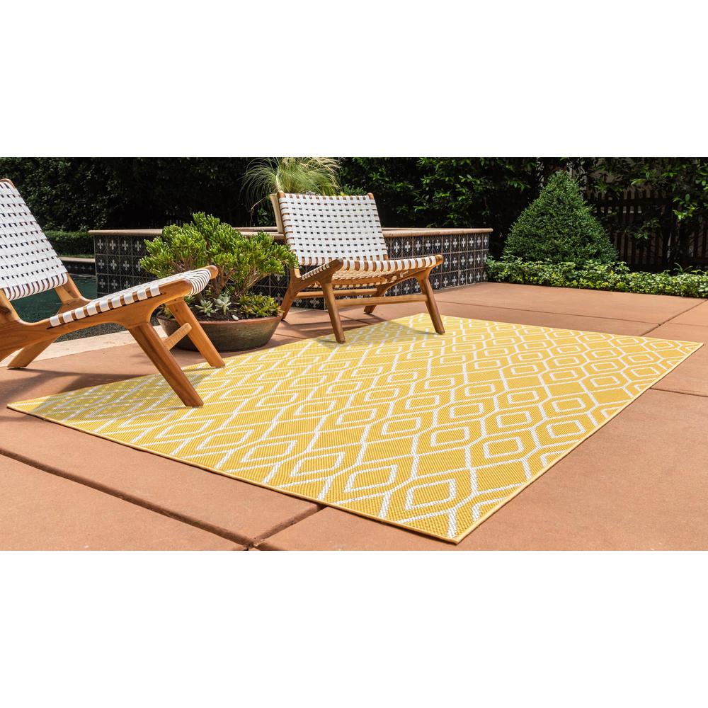Jill Zarin Outdoor Collection, Area Rug, Yellow Ivory, 4' 0" x 6' 0" Rectangular. Picture 3