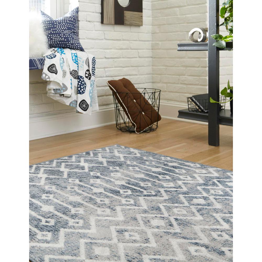 Unique Loom 6 Ft Square Rug in Blue (3160956). Picture 3
