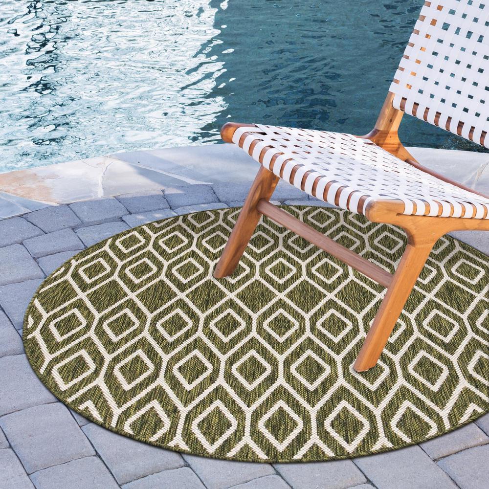 Jill Zarin Outdoor Turks and Caicos Area Rug 6' 7" x 6' 7", Round Green. Picture 2
