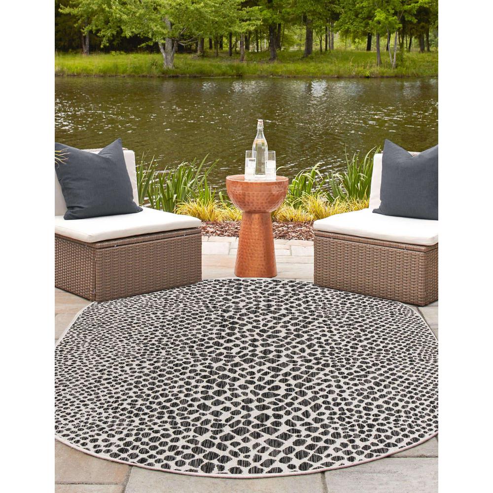 Jill Zarin Outdoor Cape Town Area Rug 5' 3" x 8' 0", Oval Black. Picture 3