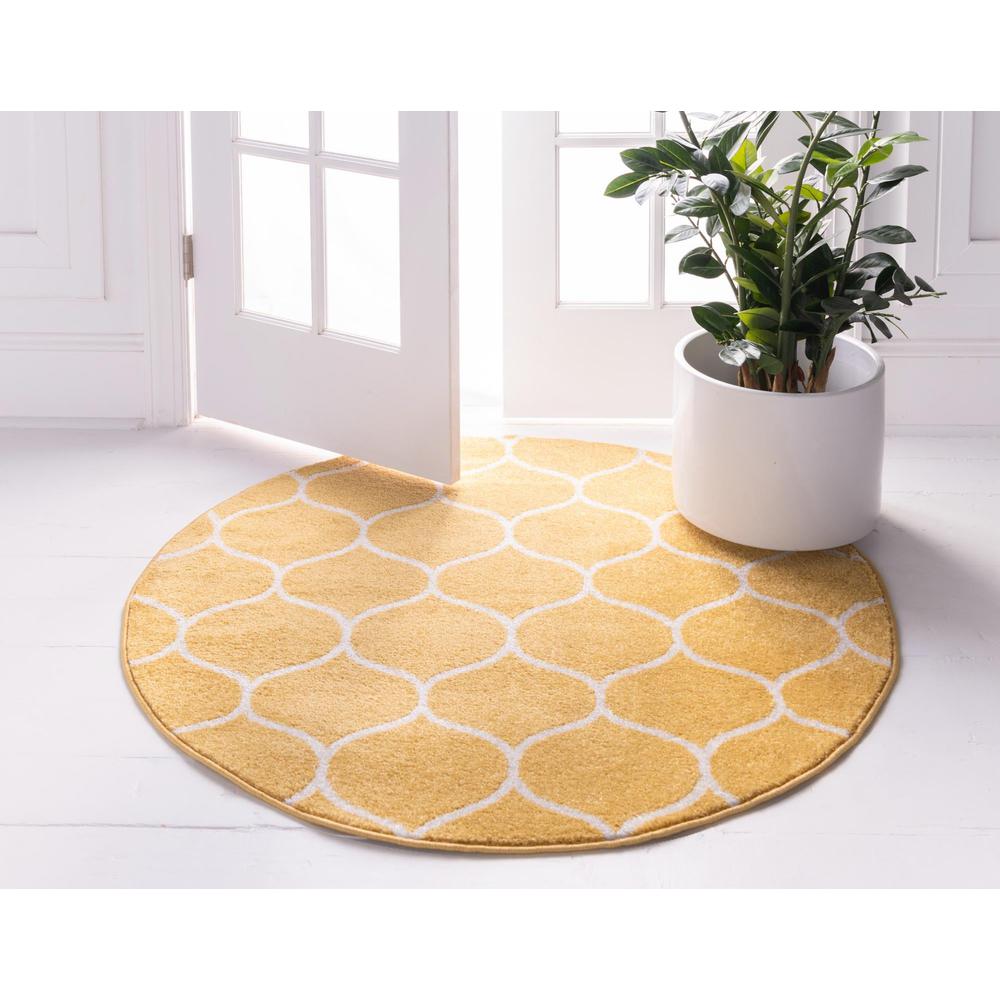 Unique Loom 6 Ft Round Rug in Yellow (3151682). Picture 3