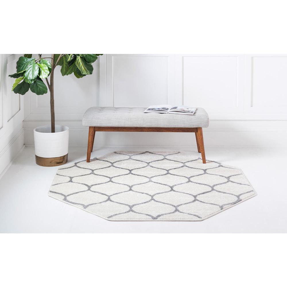 Unique Loom 8 Ft Octagon Rug in Ivory (3151558). Picture 4