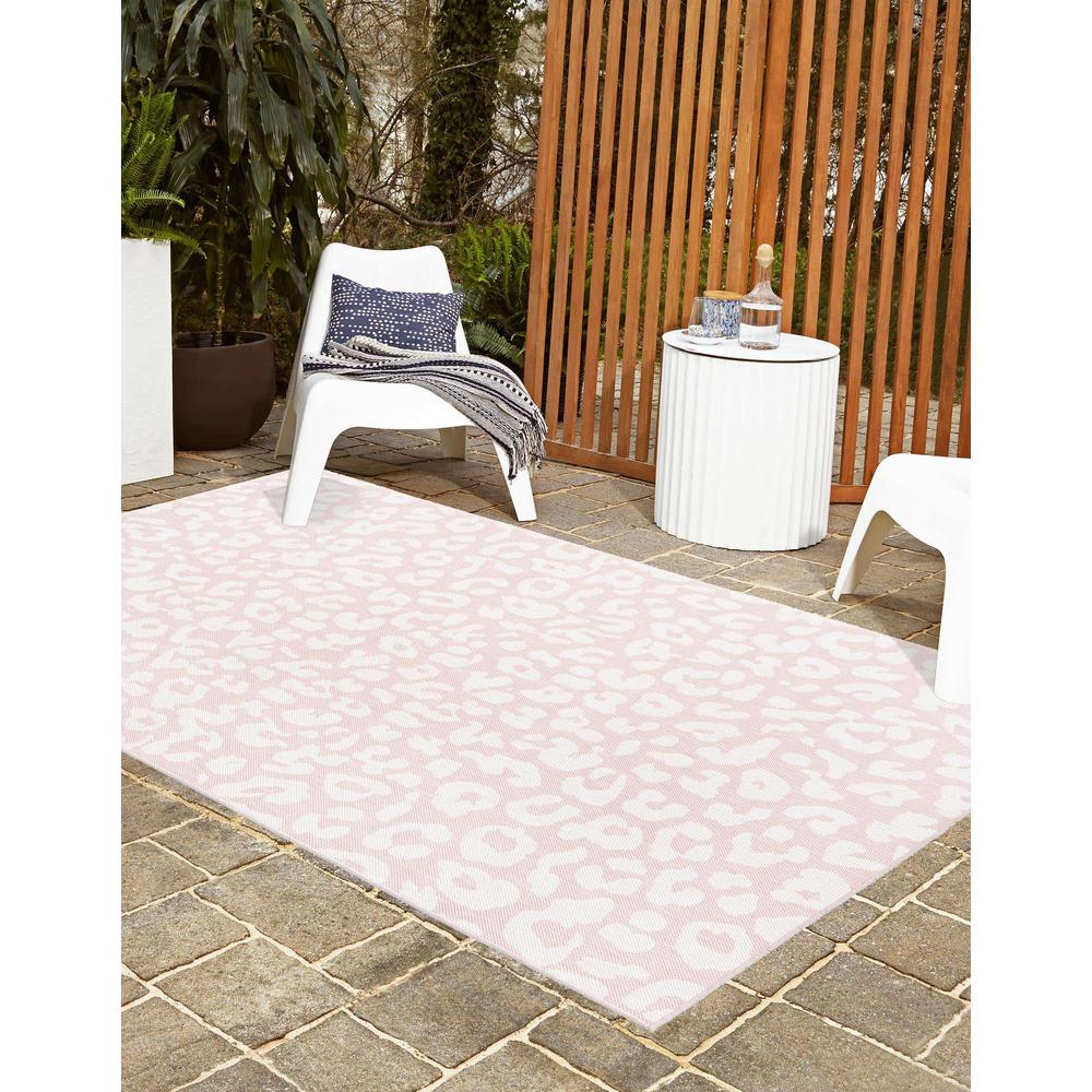 Outdoor Safari Collection, Area Rug, Pink Ivory, 5' 3" x 7' 10", Rectangular. Picture 3