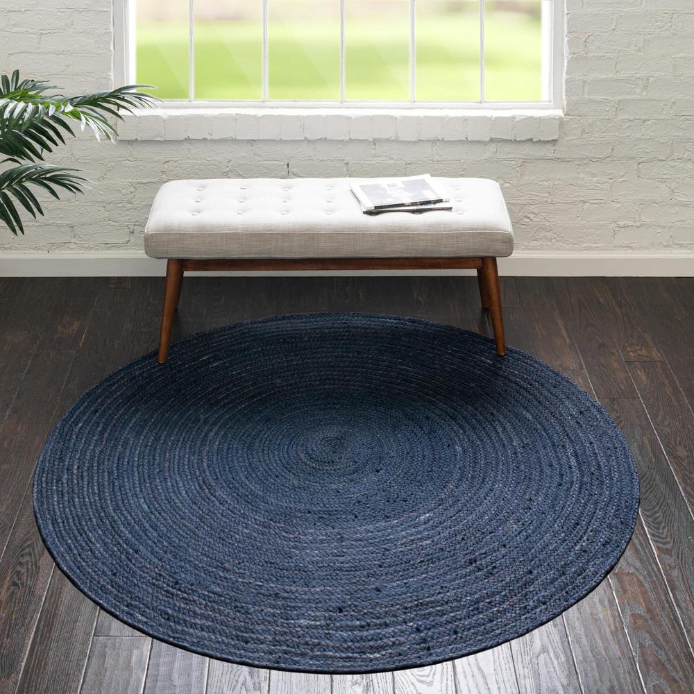 Unique Loom 5 Ft Round Rug in Navy Blue (3153096). Picture 2