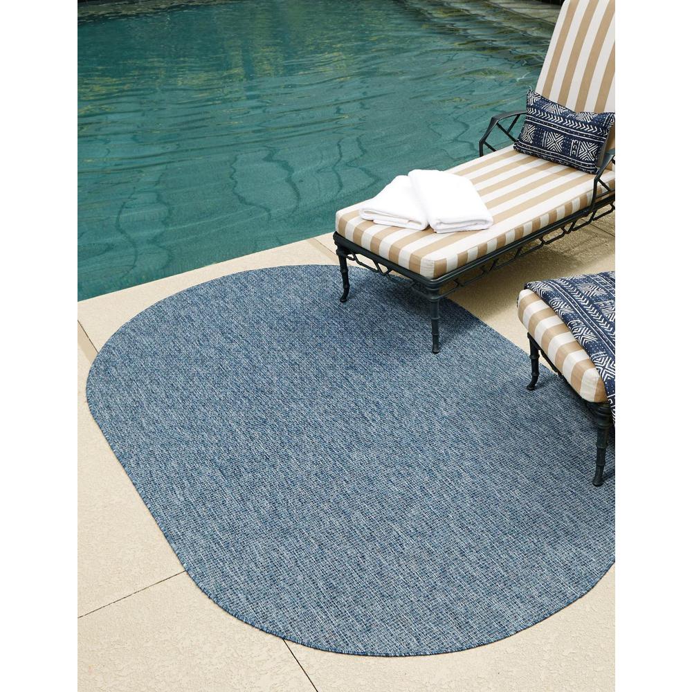 Unique Loom 5x8 Oval Rug in Navy Blue (3152127). Picture 1