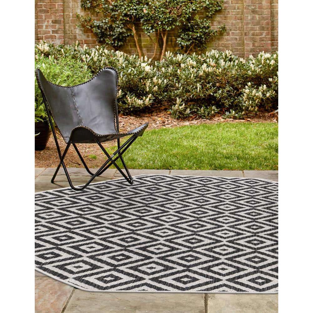 Jill Zarin Outdoor Costa Rica Area Rug 4' 1" x 4' 1", Octagon Charcoal Gray. Picture 3