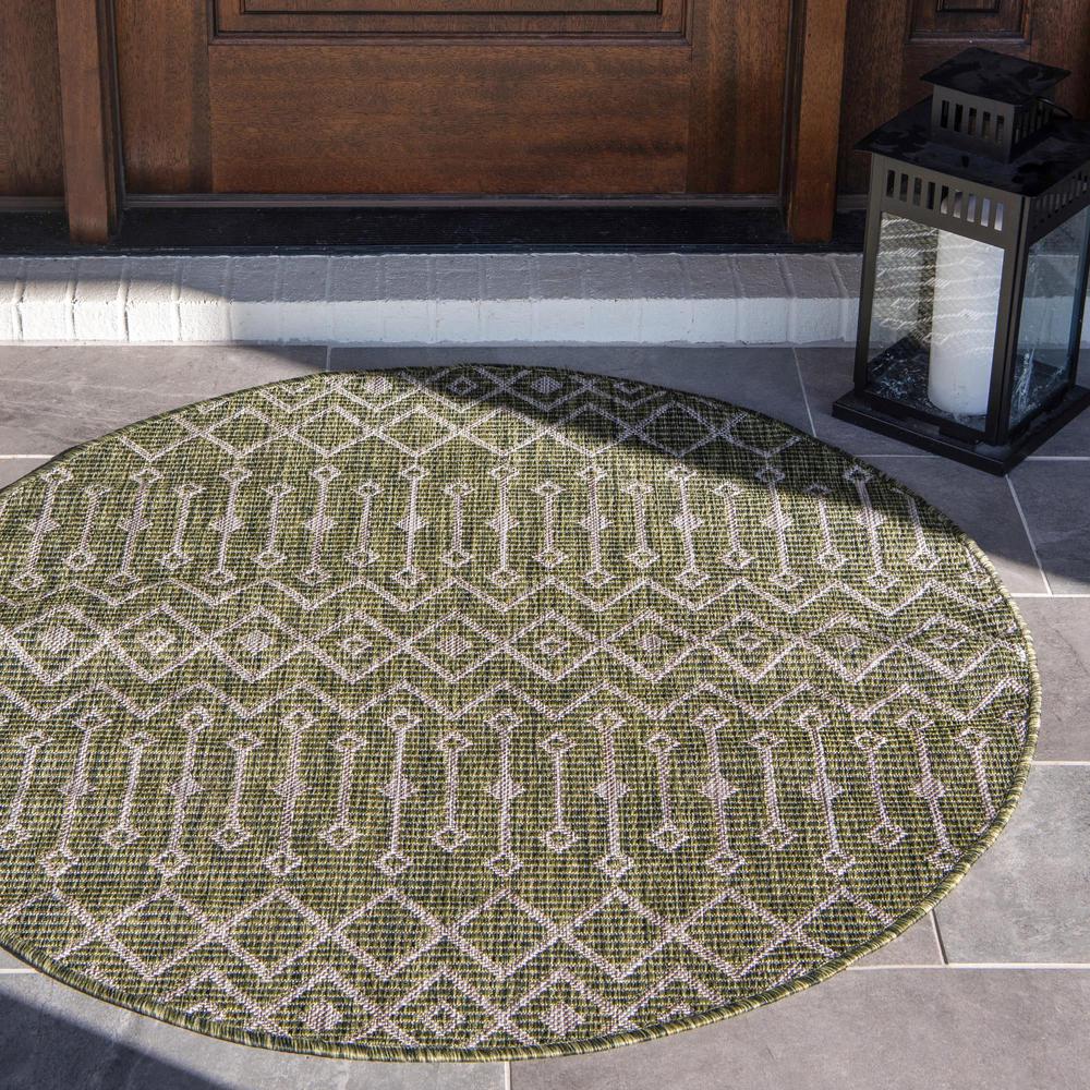 Unique Loom 3 Ft Round Rug in Green (3159576). Picture 2