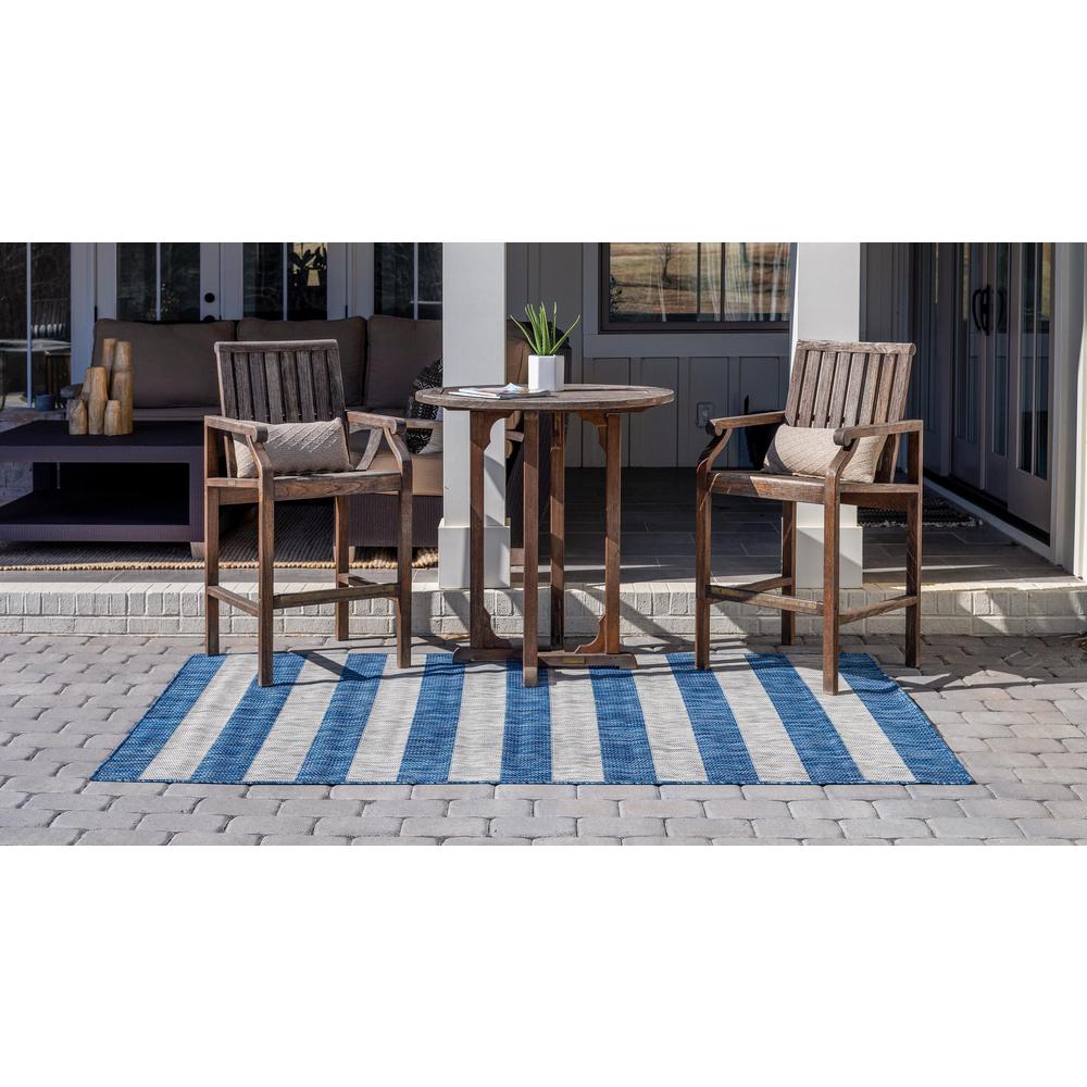 Outdoor Distressed Stripe Rug, Blue (7' 0 x 10' 0). Picture 4