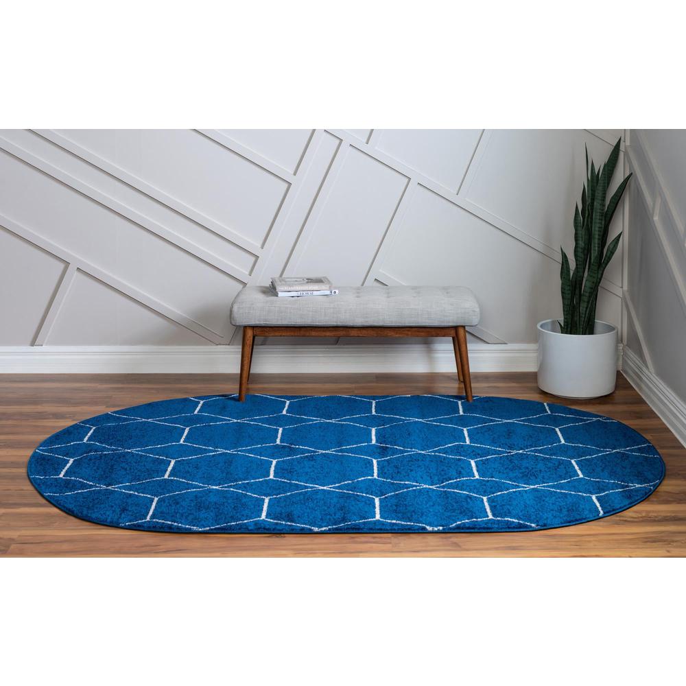 Unique Loom 5x8 Oval Rug in Navy Blue (3151589). Picture 4