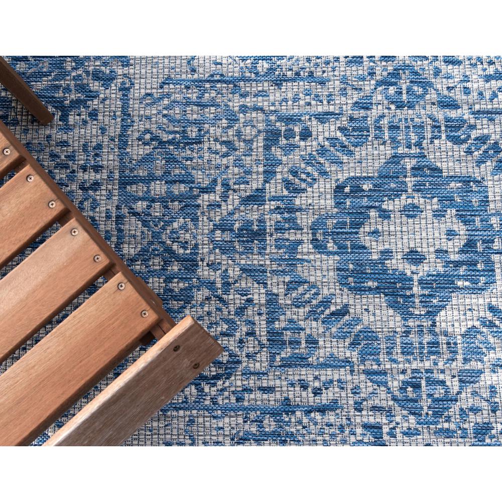 Unique Loom 5 Ft Round Rug in Blue (3159589). Picture 6