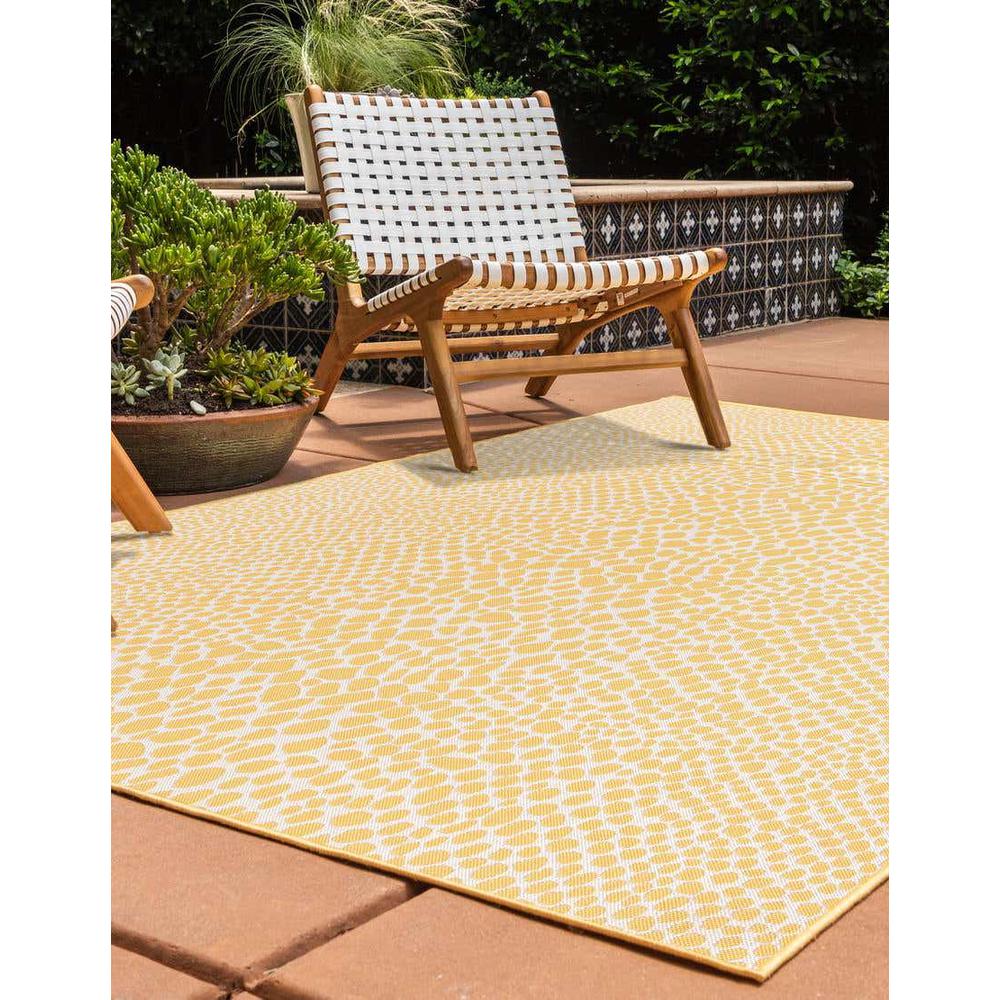 Jill Zarin Outdoor Cape Town Area Rug 7' 0" x 10' 0", Rectangular Yellow Ivory. Picture 3