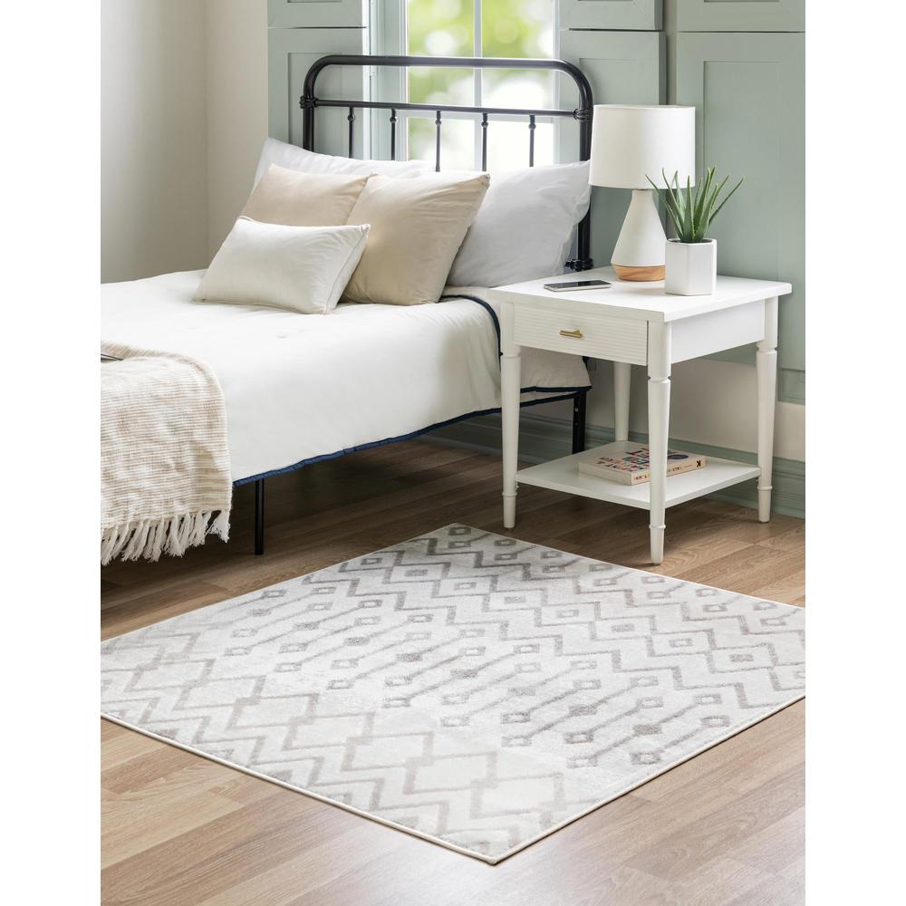 Unique Loom 8 Ft Square Rug in Pearl (3161000). Picture 3