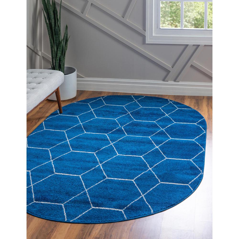 Unique Loom 5x8 Oval Rug in Navy Blue (3151589). Picture 2