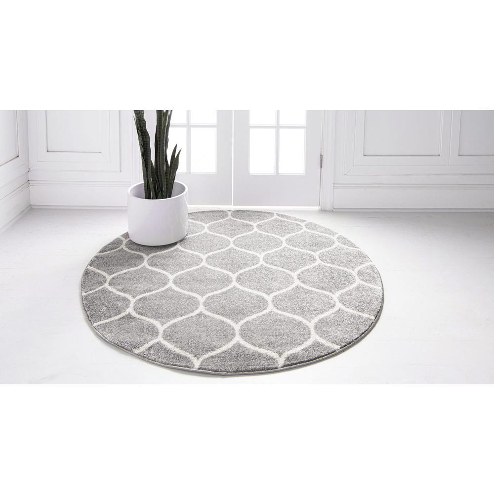Unique Loom 7 Ft Round Rug in Light Gray (3151569). Picture 4