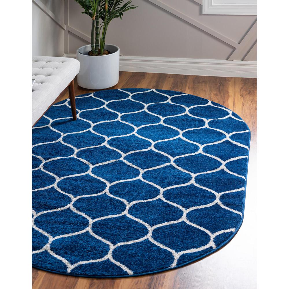 Unique Loom 5x8 Oval Rug in Navy Blue (3151657). Picture 2