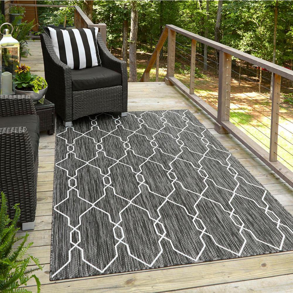 Outdoor Links Trellis Rug, Charcoal/Ivory (6' 0 x 9' 0). Picture 1