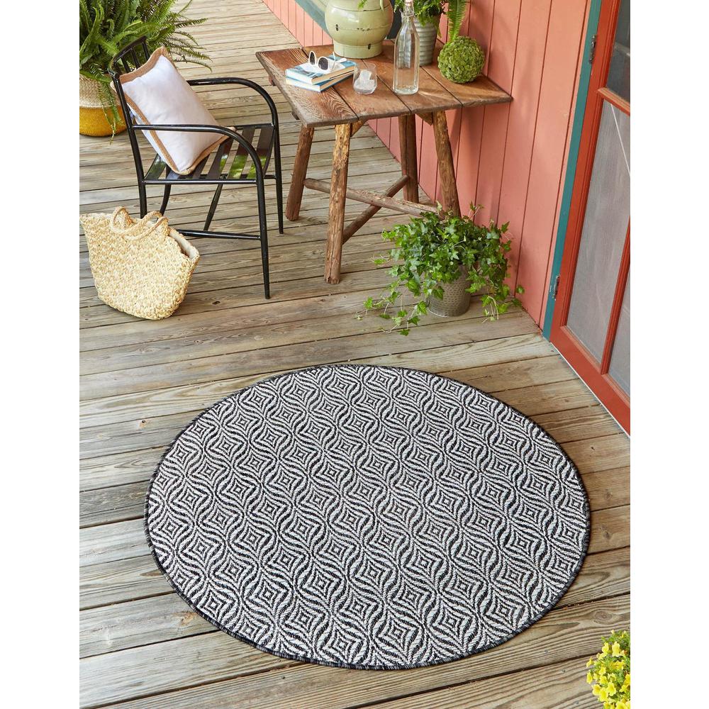 Outdoor Deco Trellis Rug, Charcoal/Ivory (4' 0 x 4' 0). Picture 1