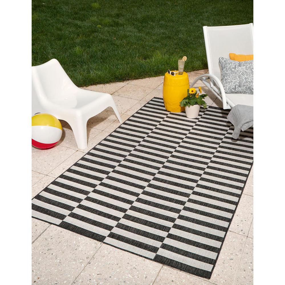 Outdoor Striped Rug, Charcoal/Ivory (6' 0 x 9' 0). Picture 1