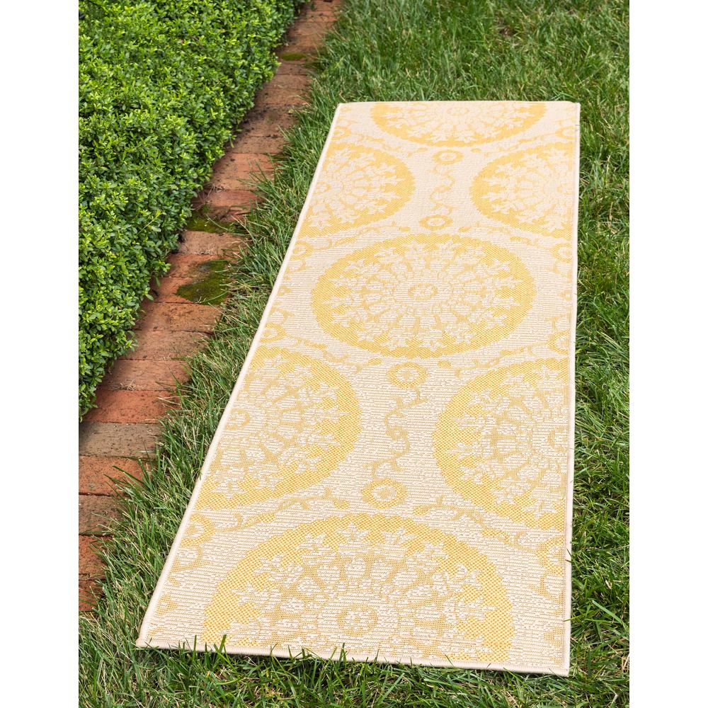 Outdoor Medallion Rug, Yellow (2' 2 x 6' 0). Picture 2