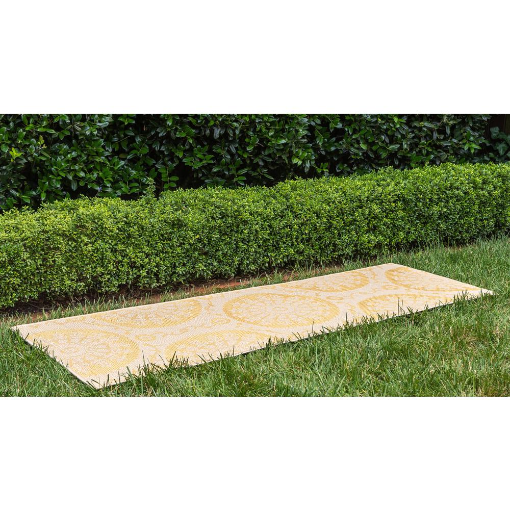 Outdoor Medallion Rug, Yellow (2' 2 x 6' 0). Picture 3