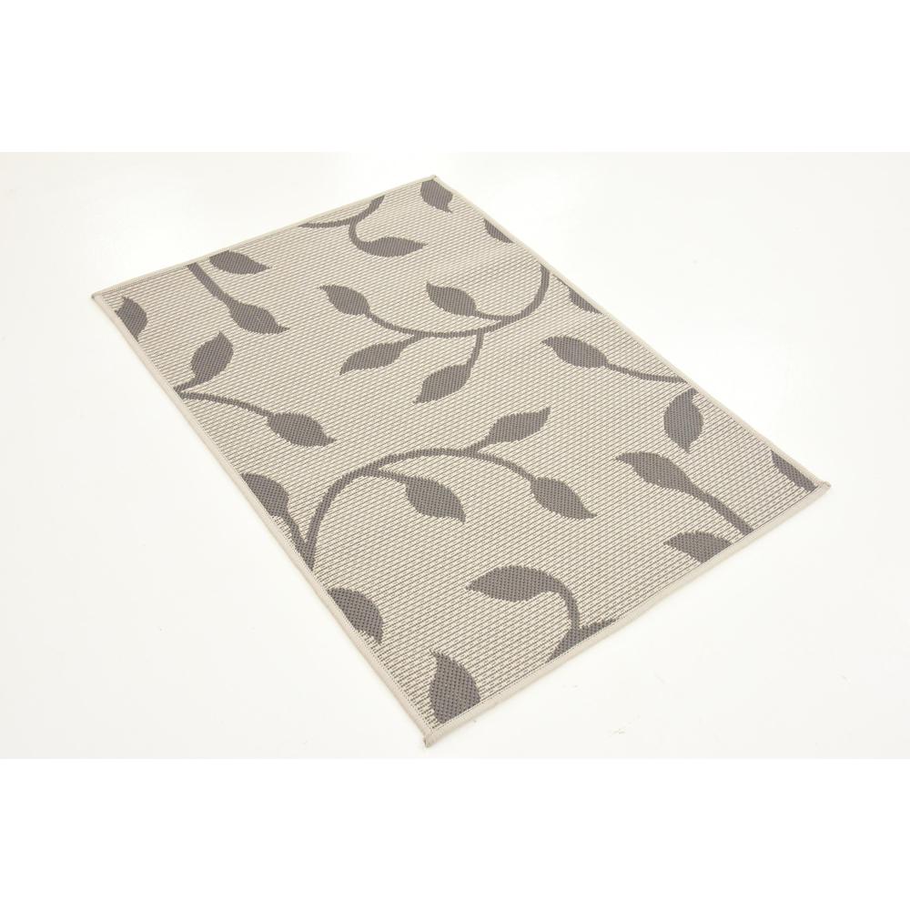 Outdoor Botanical Rug, Gray (2' 2 x 3' 0). Picture 3