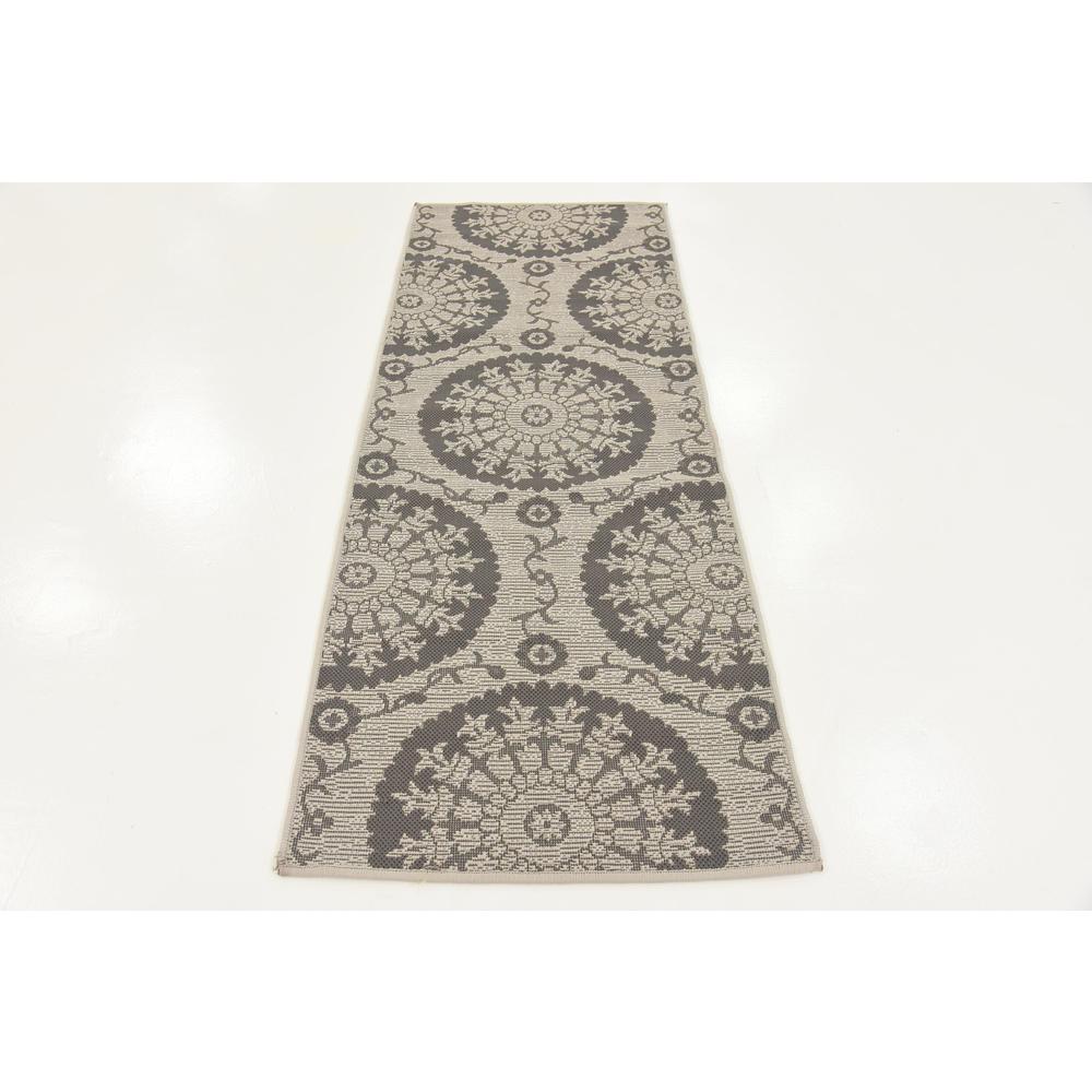 Outdoor Medallion Rug, Gray (2' 2 x 6' 0). Picture 4