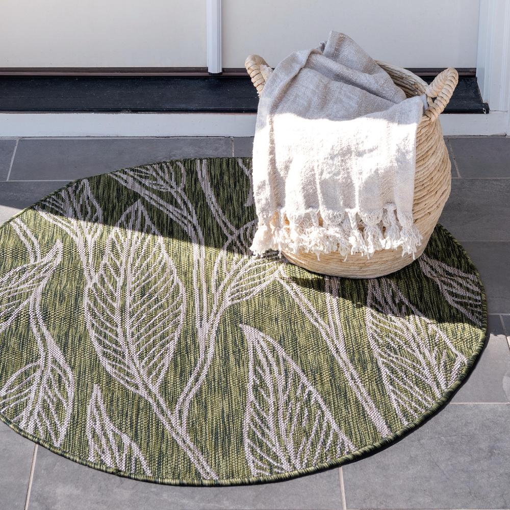 Outdoor Leaf Rug, Green (4' 0 x 4' 0). Picture 2