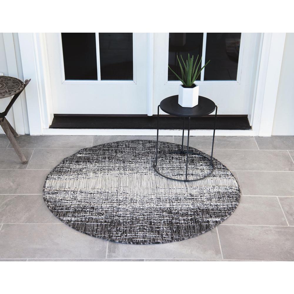 Outdoor Ombre Rug, Gray (4' 0 x 4' 0). Picture 3