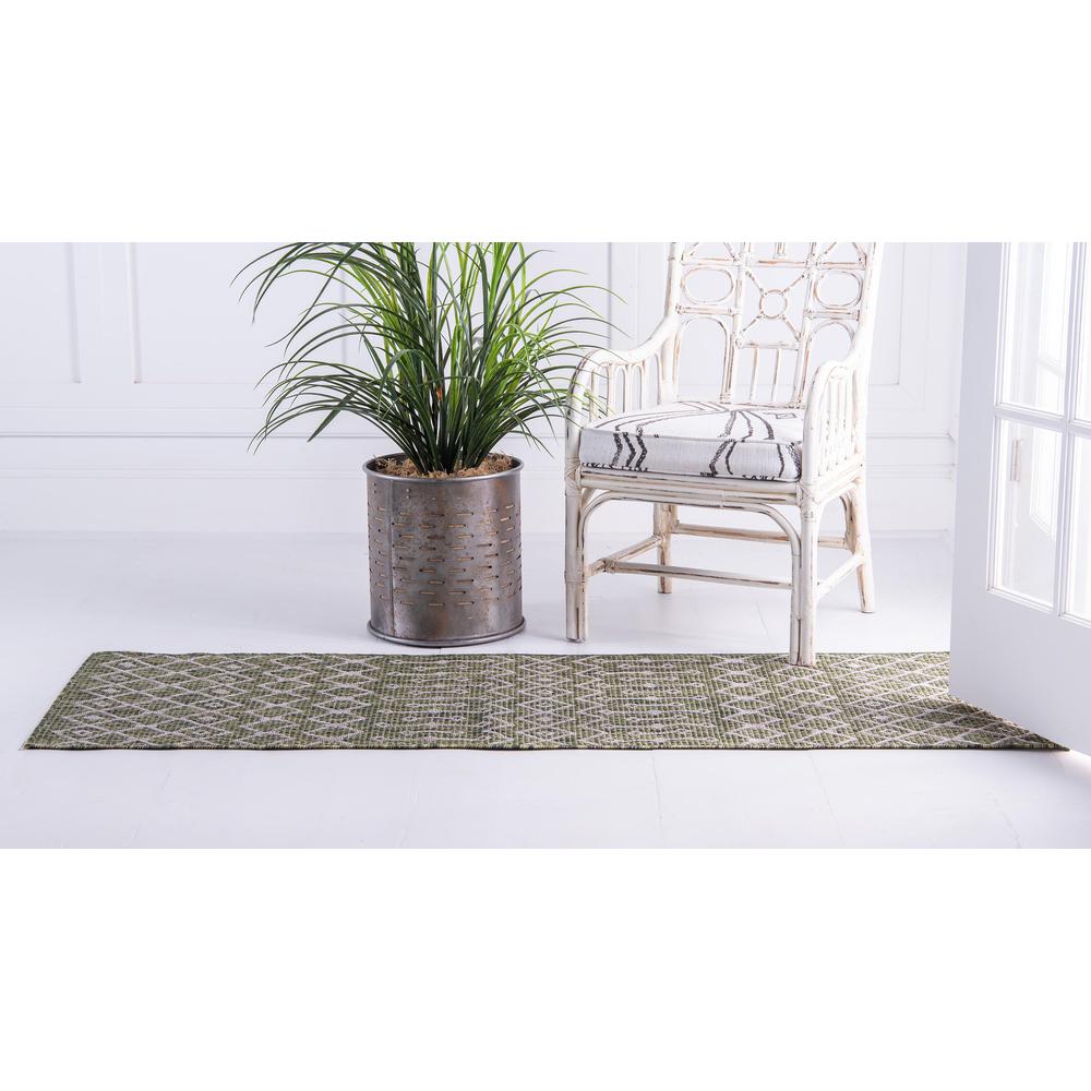 Outdoor Tribal Trellis Rug, Green/Ivory (2' 0 x 6' 0). Picture 3