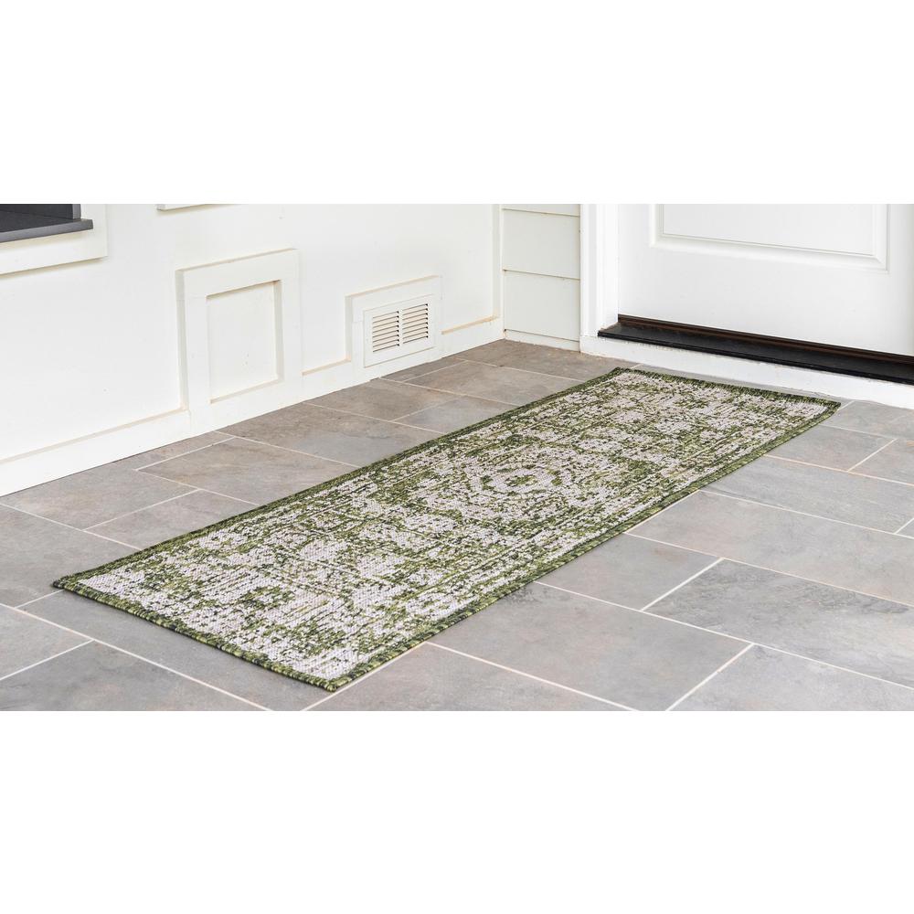 Outdoor Timeworn Rug, Green (2' 2 x 6' 0). Picture 3