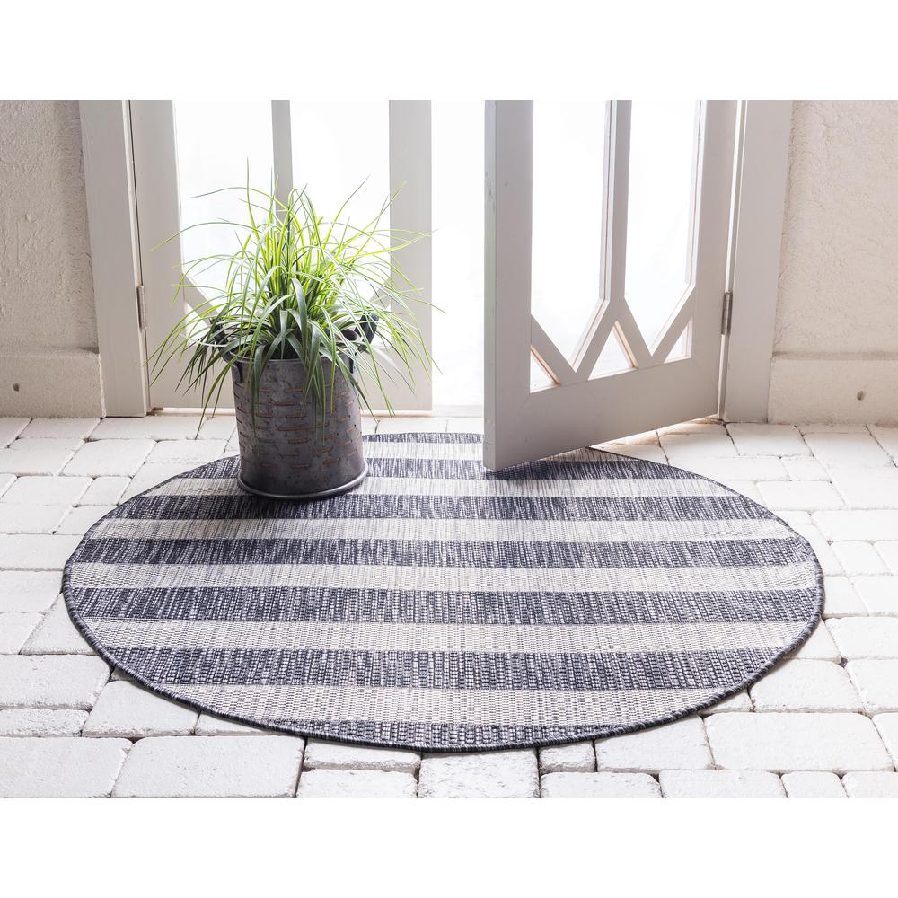 Outdoor Distressed Stripe Rug, Gray (4' 0 x 4' 0). Picture 3