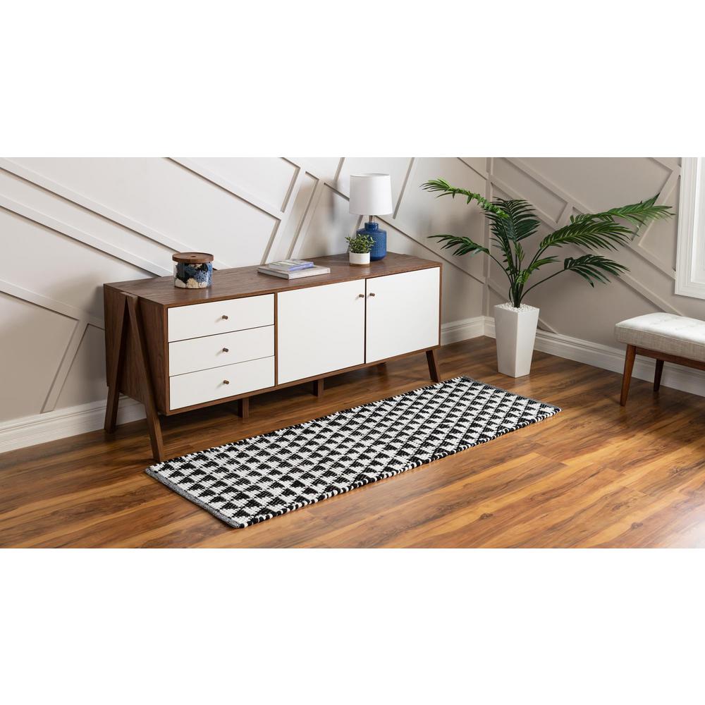 Unique Loom 6 Ft Runner in White (3153990). Picture 3