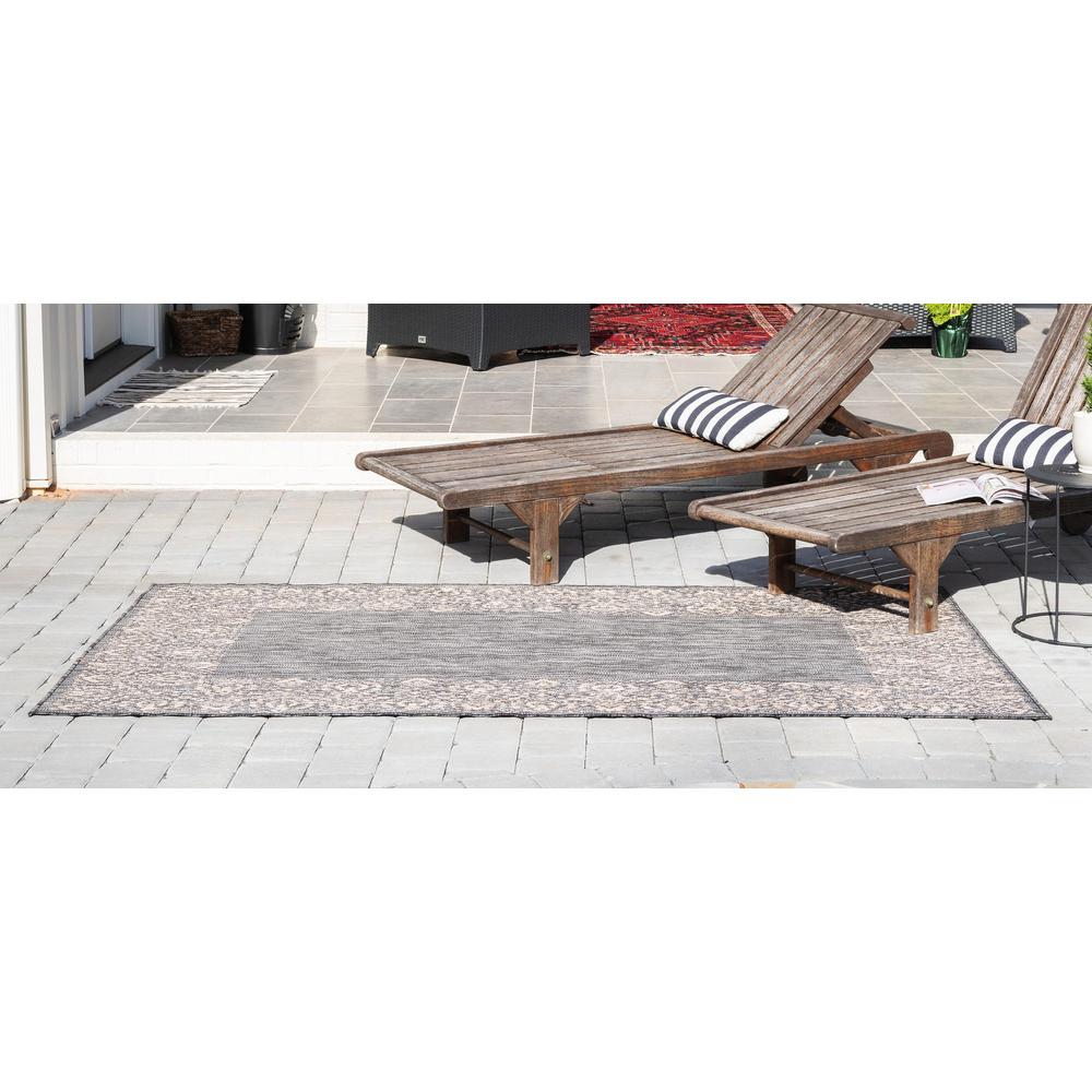 Outdoor Floral Border Rug, Charcoal Gray (6' 0 x 9' 0). Picture 4