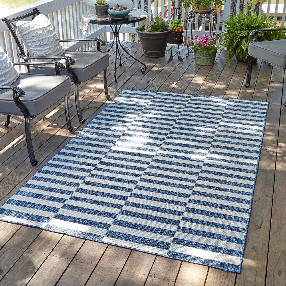 Outdoor Striped Rug, Navy Blue/Ivory (5' 0 x 8' 0). Picture 1