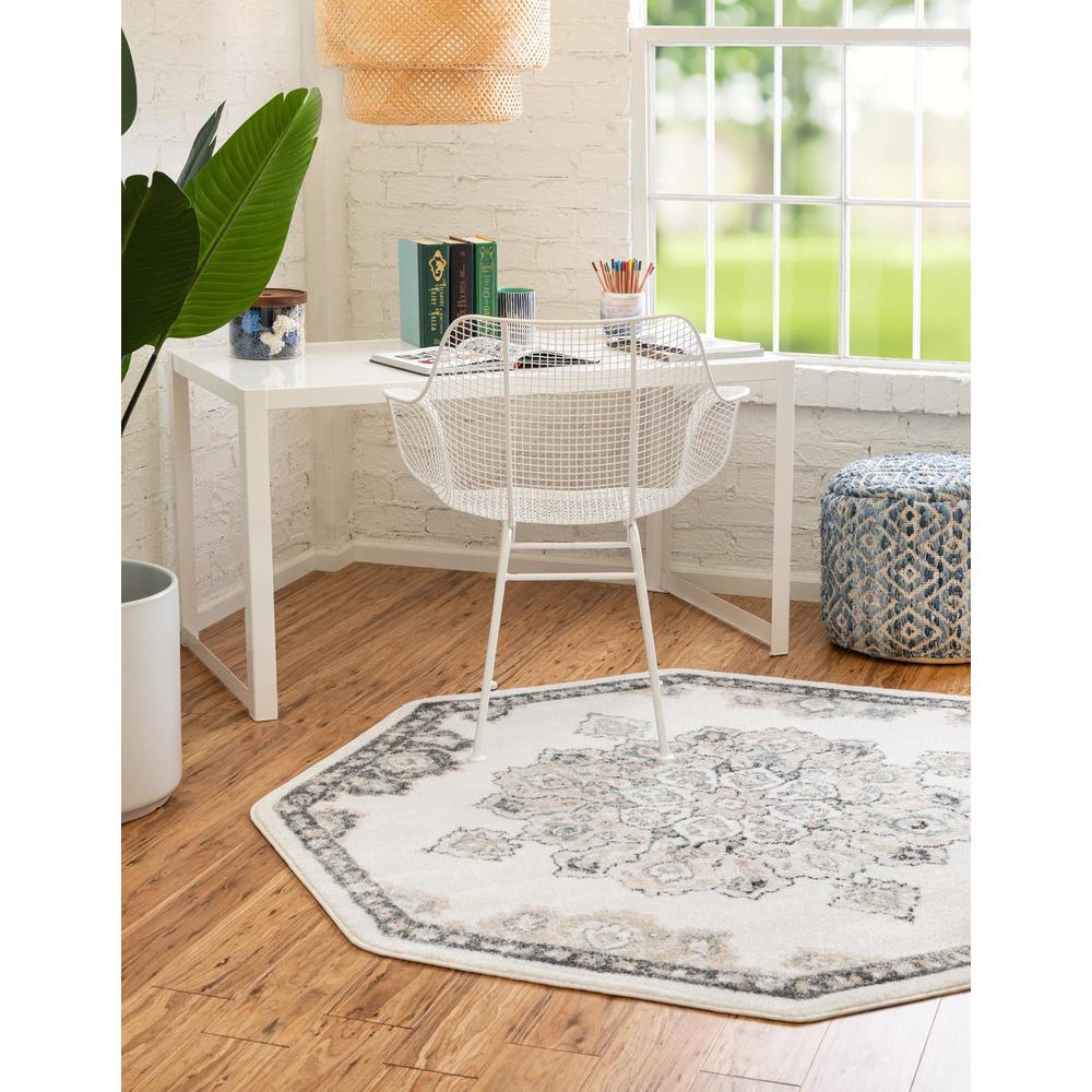 Unique Loom 5 Ft Octagon Rug in Ivory (3158670). Picture 3