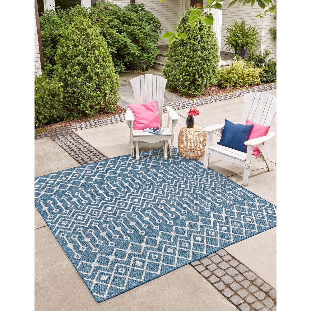 Outdoor Tribal Trellis Rug, Blue/Ivory (8' 0 x 8' 0). Picture 1