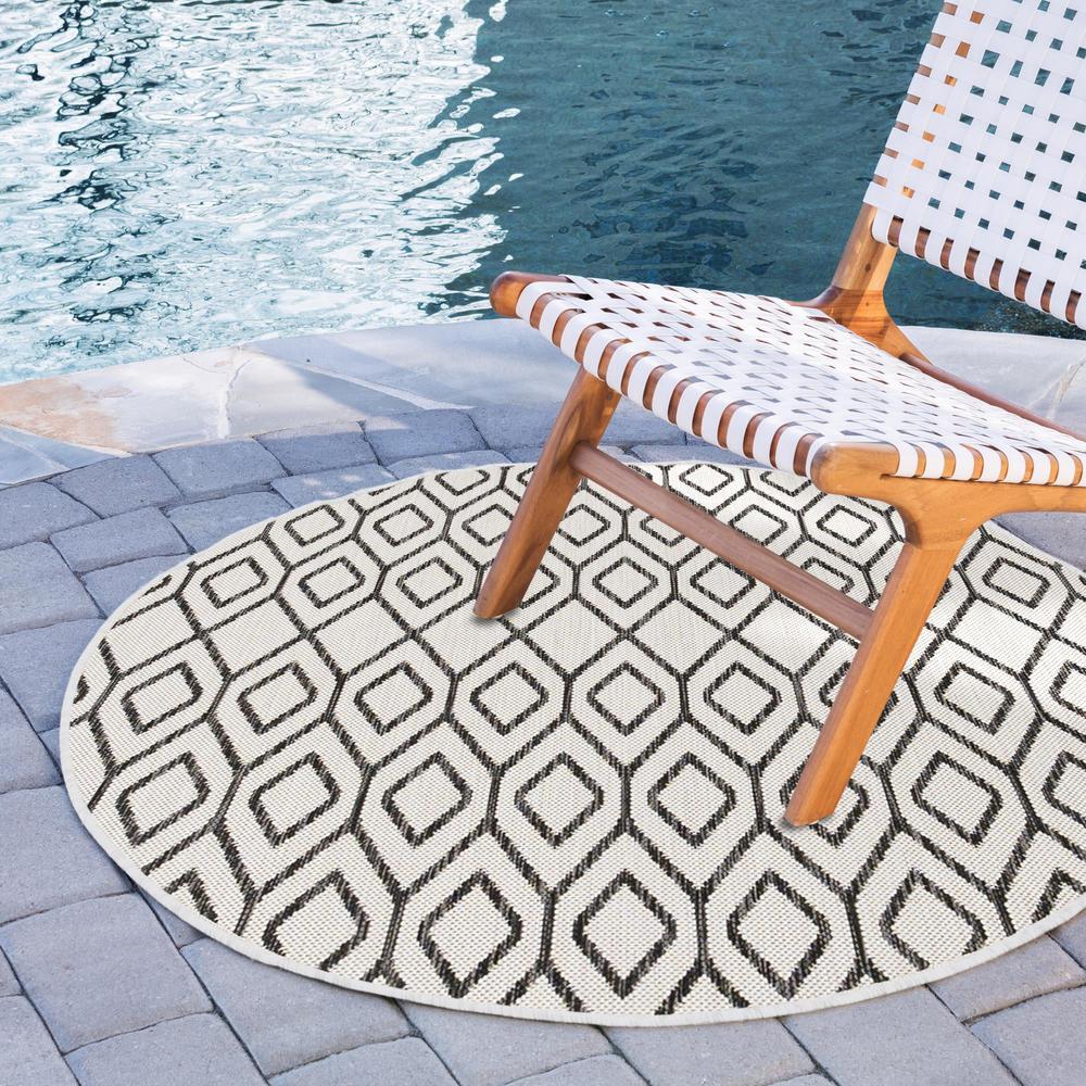 Jill Zarin Outdoor Turks and Caicos Area Rug 6' 7" x 6' 7", Round Ivory. Picture 2