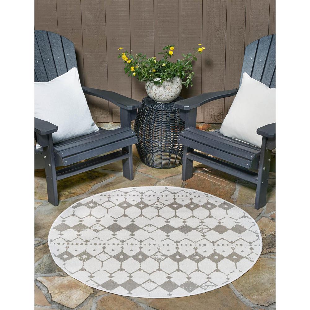 Unique Loom 4 Ft Round Rug in Ivory (3158134). Picture 1