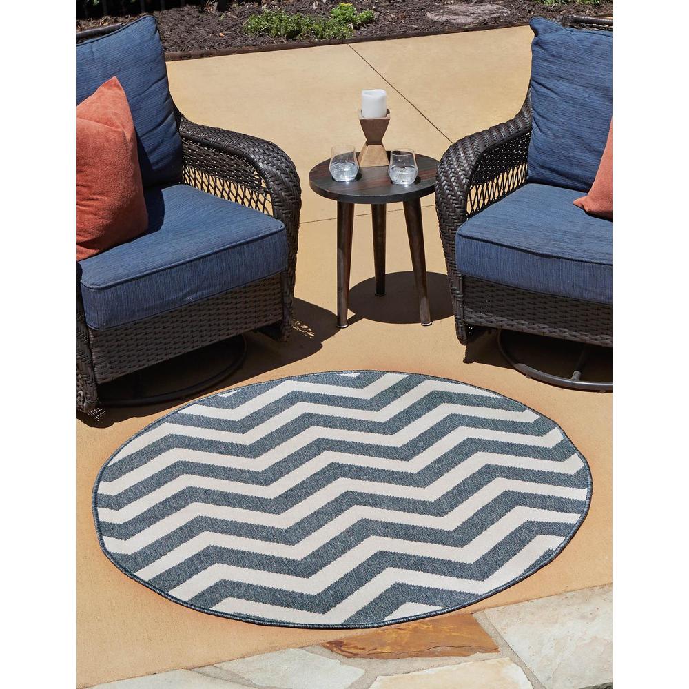 Unique Loom 7 Ft Round Rug in Navy Blue (3157795). Picture 1