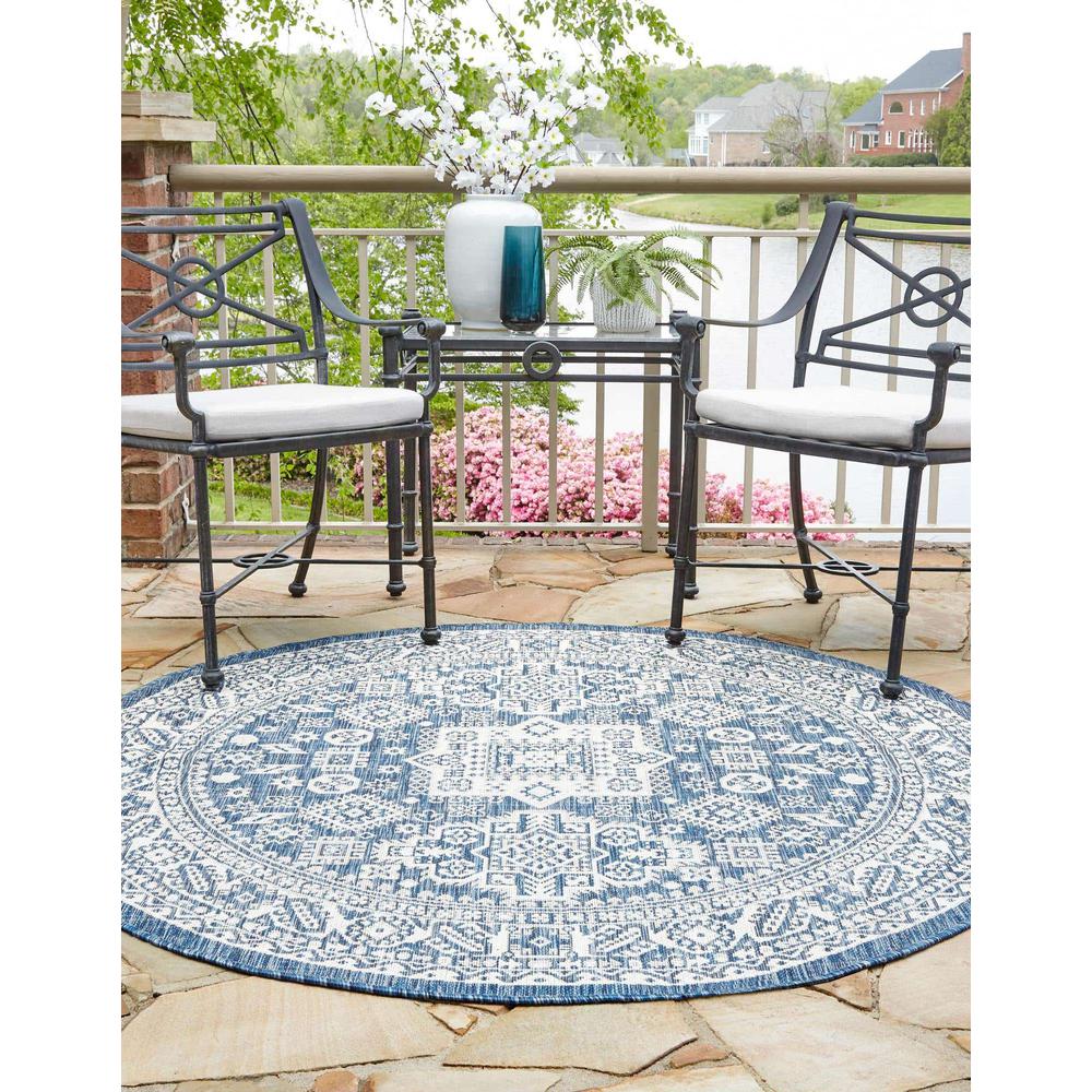 Outdoor Aztec Collection, Area Rug, Blue, 5' 3" x 5' 3", Round. Picture 3