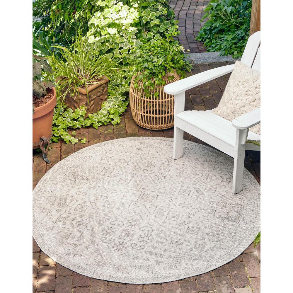 Unique Loom 5 Ft Round Rug in Light Gray (3162406). Picture 1