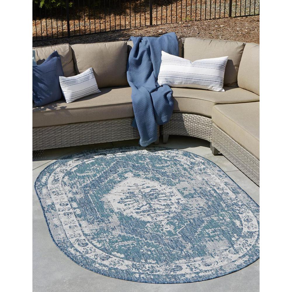Outdoor Traditional Collection, Area Rug, Blue, 5' 3" x 7' 10", Oval. Picture 2
