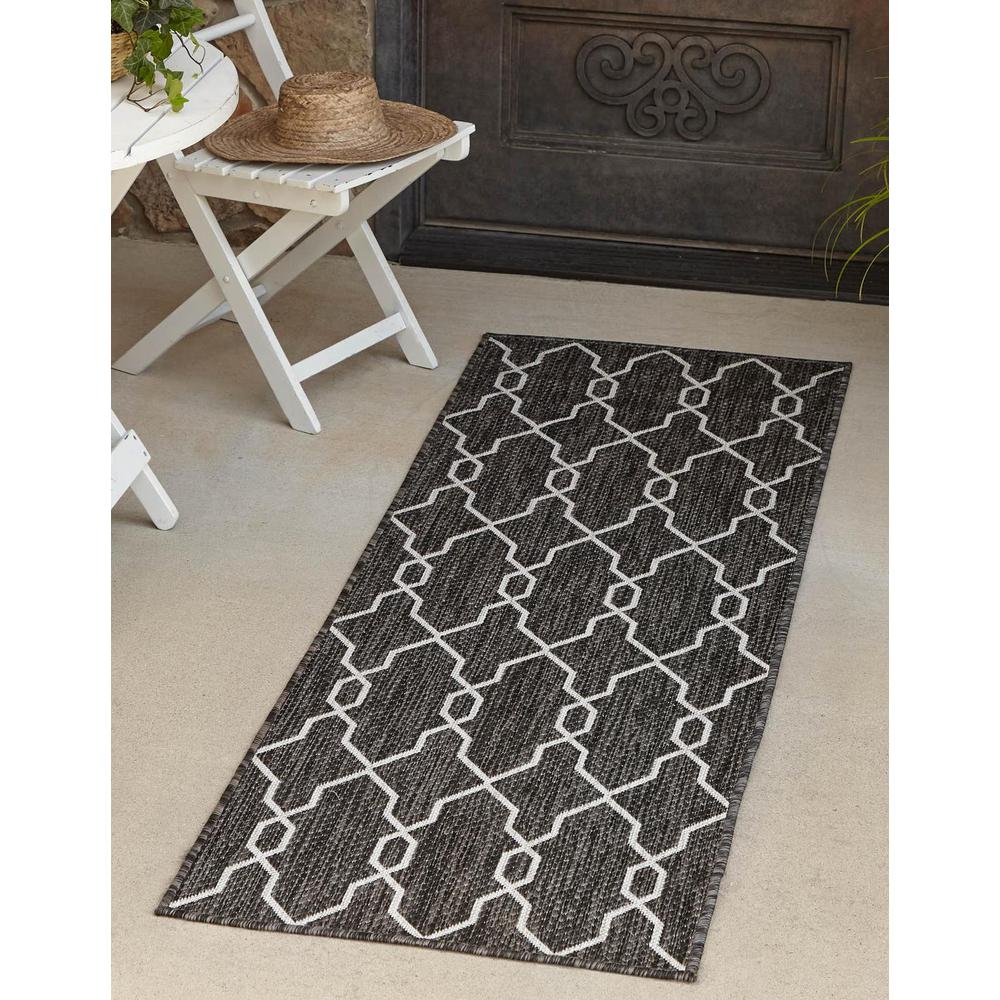 Outdoor Links Trellis Rug, Charcoal/Ivory (2' 0 x 6' 0). Picture 1