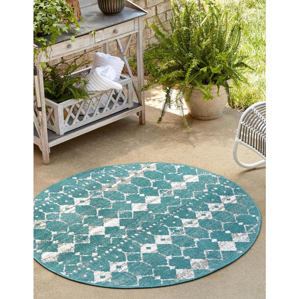 Unique Loom 7 Ft Round Rug in Teal (3158120). Picture 1