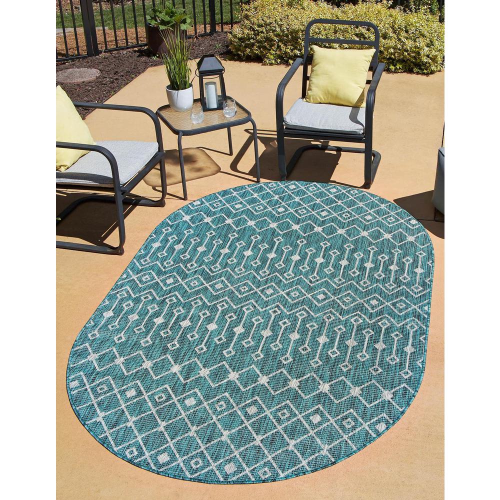 Unique Loom 5x8 Oval Rug in Teal (3159510). Picture 1